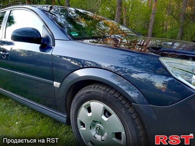 Синий Опель Сигнум, объемом двигателя 2.2 л и пробегом 202 тыс. км за 5400 $, фото 7 на Automoto.ua