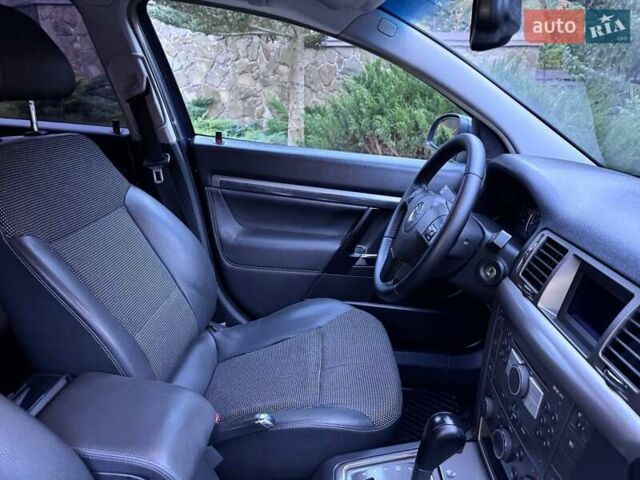 Синий Опель Сигнум, объемом двигателя 2.96 л и пробегом 246 тыс. км за 5500 $, фото 37 на Automoto.ua