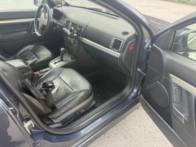 Синий Опель Сигнум, объемом двигателя 3 л и пробегом 247 тыс. км за 5500 $, фото 8 на Automoto.ua