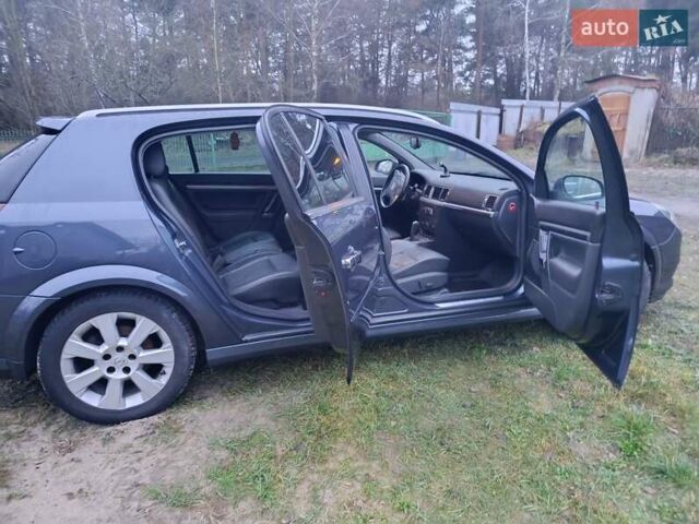 Синий Опель Сигнум, объемом двигателя 1.91 л и пробегом 261 тыс. км за 5400 $, фото 7 на Automoto.ua