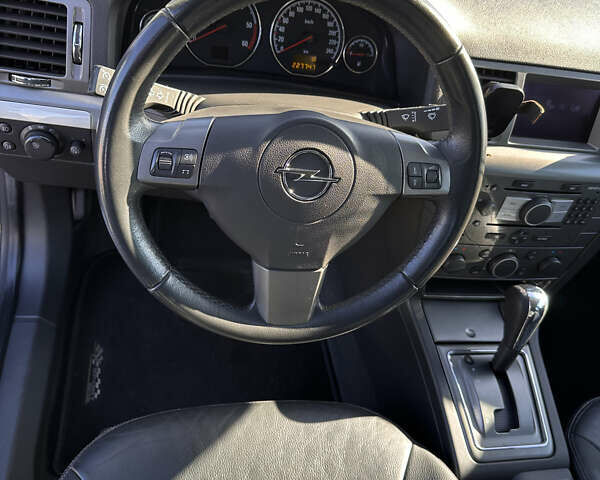 Синий Опель Сигнум, объемом двигателя 1.91 л и пробегом 227 тыс. км за 6900 $, фото 10 на Automoto.ua