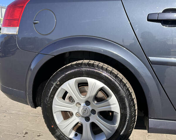 Синий Опель Сигнум, объемом двигателя 1.91 л и пробегом 227 тыс. км за 6900 $, фото 5 на Automoto.ua