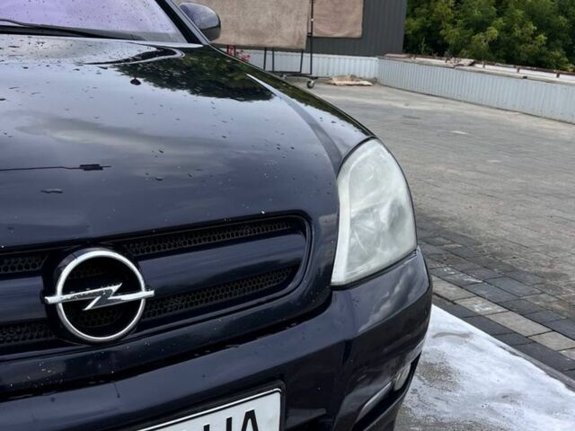 Синий Опель Сигнум, объемом двигателя 3 л и пробегом 350 тыс. км за 3610 $, фото 1 на Automoto.ua