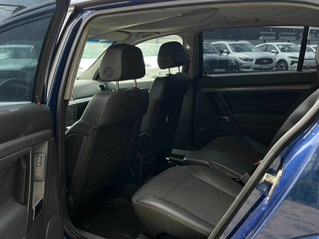 Синий Опель Сигнум, объемом двигателя 1.9 л и пробегом 320 тыс. км за 4700 $, фото 13 на Automoto.ua