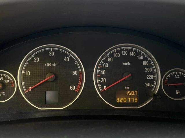 Синий Опель Сигнум, объемом двигателя 1.9 л и пробегом 320 тыс. км за 4700 $, фото 22 на Automoto.ua