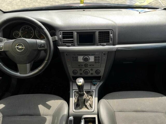 Синий Опель Сигнум, объемом двигателя 1.9 л и пробегом 320 тыс. км за 4700 $, фото 11 на Automoto.ua