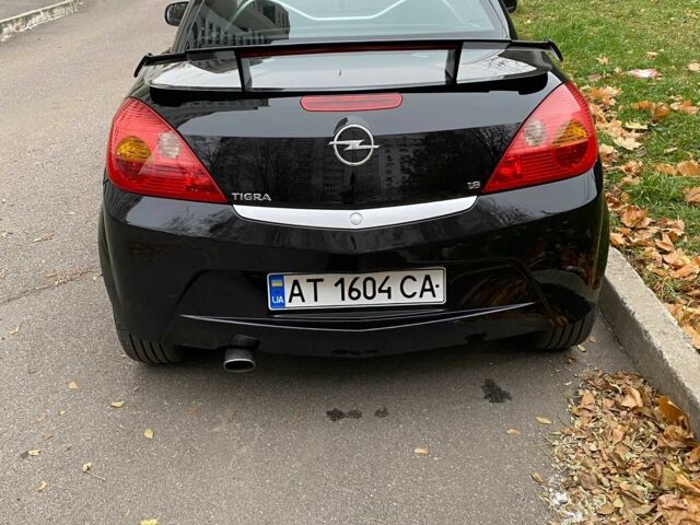 Черный Опель Тигра, объемом двигателя 1.8 л и пробегом 167 тыс. км за 5000 $, фото 2 на Automoto.ua