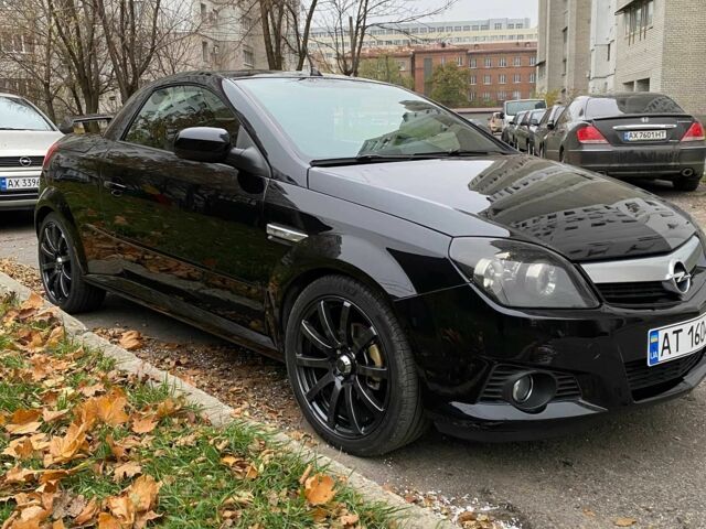 Черный Опель Тигра, объемом двигателя 1.8 л и пробегом 167 тыс. км за 5000 $, фото 4 на Automoto.ua