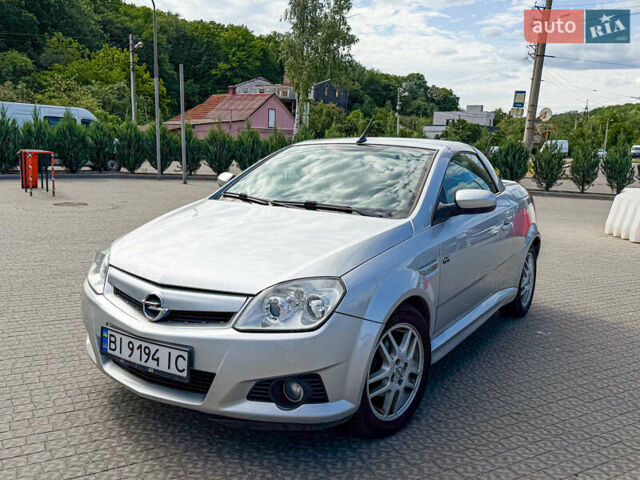 Сірий Опель Тігра, об'ємом двигуна 1.4 л та пробігом 143 тис. км за 4500 $, фото 1 на Automoto.ua