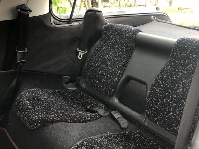 Серый Опель Тигра, объемом двигателя 1.4 л и пробегом 2 тыс. км за 2100 $, фото 5 на Automoto.ua