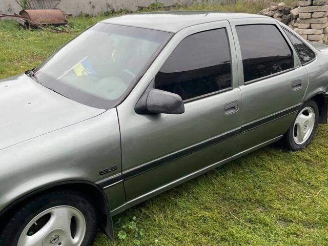 Сірий Опель Тігра, об'ємом двигуна 1.6 л та пробігом 326 тис. км за 1500 $, фото 1 на Automoto.ua