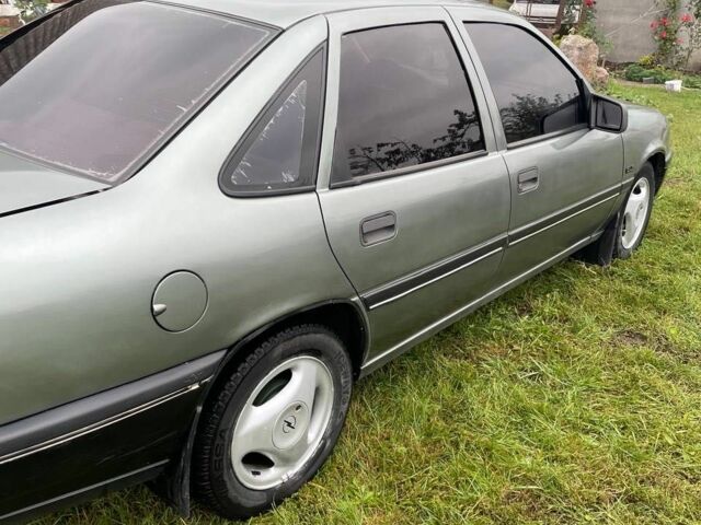 Сірий Опель Тігра, об'ємом двигуна 1.6 л та пробігом 326 тис. км за 1500 $, фото 2 на Automoto.ua