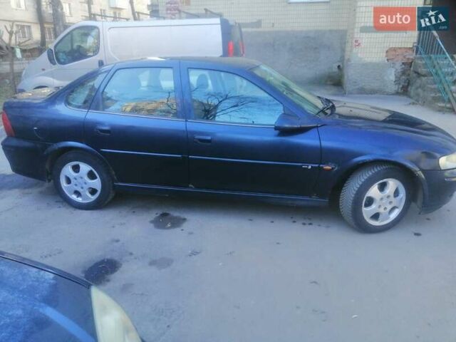 Синий Опель Вектра Б, объемом двигателя 1.6 л и пробегом 208 тыс. км за 3000 $, фото 8 на Automoto.ua