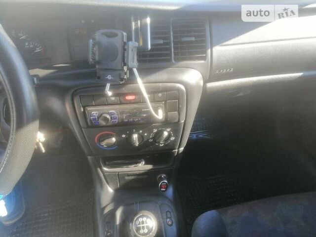 Синий Опель Вектра Б, объемом двигателя 1.6 л и пробегом 208 тыс. км за 3000 $, фото 1 на Automoto.ua