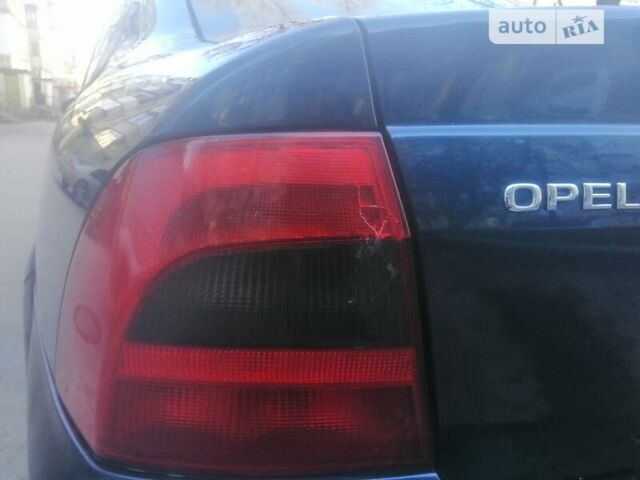 Синий Опель Вектра Б, объемом двигателя 1.6 л и пробегом 208 тыс. км за 3000 $, фото 21 на Automoto.ua