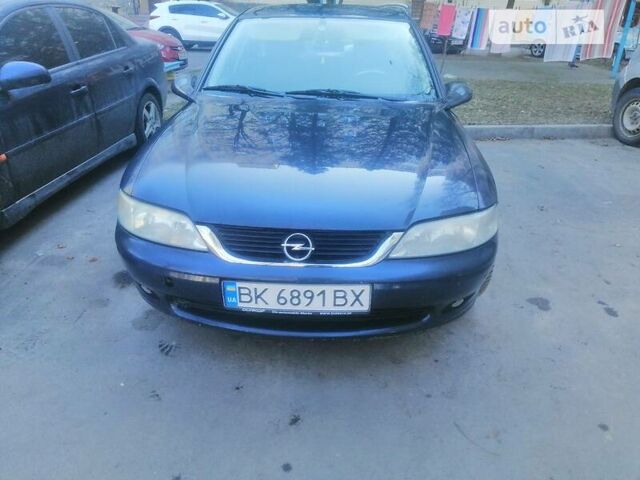 Синий Опель Вектра Б, объемом двигателя 1.6 л и пробегом 208 тыс. км за 3000 $, фото 5 на Automoto.ua