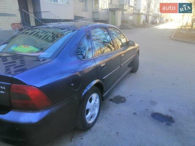 Синий Опель Вектра Б, объемом двигателя 1.6 л и пробегом 208 тыс. км за 3000 $, фото 18 на Automoto.ua