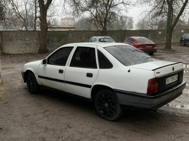 Белый Опель Вектра, объемом двигателя 1.6 л и пробегом 1000 тыс. км за 758 $, фото 1 на Automoto.ua