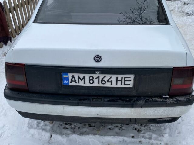 Белый Опель Вектра, объемом двигателя 1.7 л и пробегом 100 тыс. км за 1200 $, фото 4 на Automoto.ua