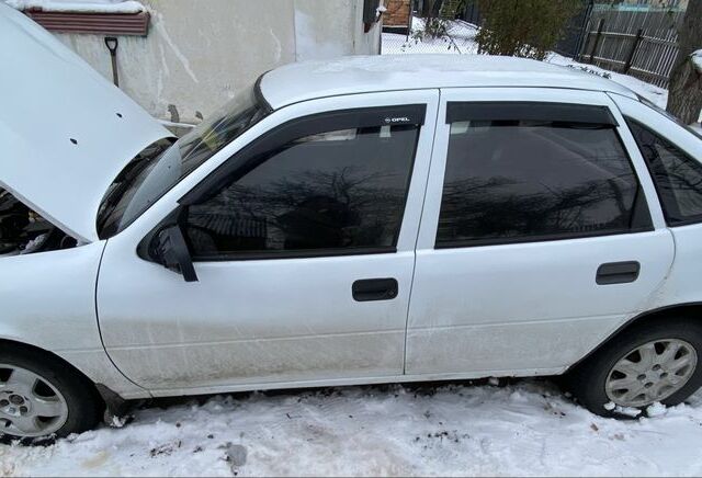 Белый Опель Вектра, объемом двигателя 1.7 л и пробегом 100 тыс. км за 1200 $, фото 2 на Automoto.ua