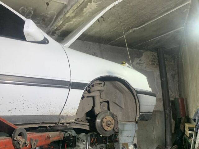 Белый Опель Вектра, объемом двигателя 1.6 л и пробегом 1000 тыс. км за 758 $, фото 6 на Automoto.ua