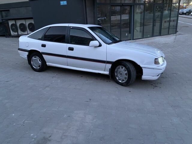 Білий Опель Вектра, об'ємом двигуна 2 л та пробігом 207 тис. км за 1100 $, фото 5 на Automoto.ua