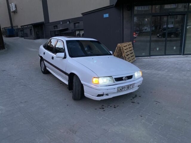 Білий Опель Вектра, об'ємом двигуна 2 л та пробігом 207 тис. км за 1100 $, фото 1 на Automoto.ua