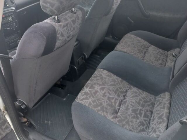 Білий Опель Вектра, об'ємом двигуна 1.6 л та пробігом 294 тис. км за 1900 $, фото 7 на Automoto.ua