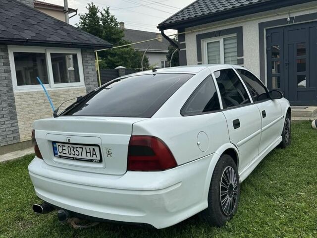 Белый Опель Вектра, объемом двигателя 2 л и пробегом 240 тыс. км за 1500 $, фото 2 на Automoto.ua