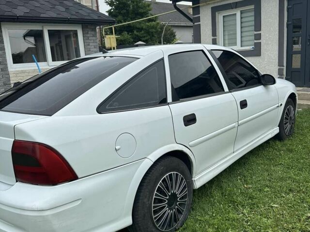 Белый Опель Вектра, объемом двигателя 2 л и пробегом 240 тыс. км за 1500 $, фото 8 на Automoto.ua