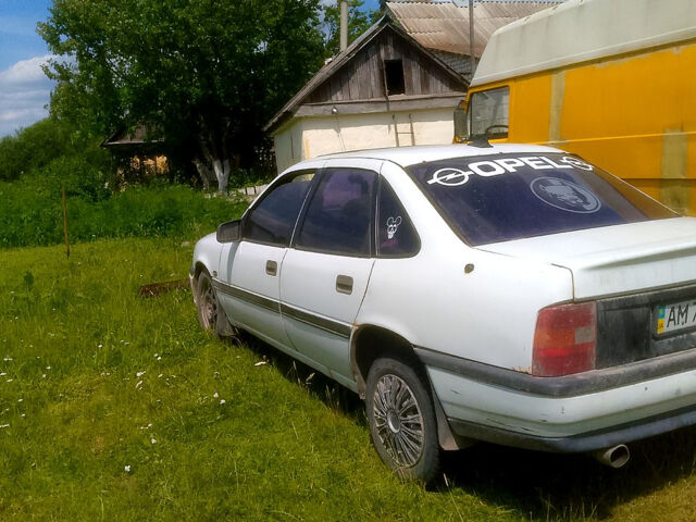 Белый Опель Вектра, объемом двигателя 1.6 л и пробегом 0 тыс. км за 850 $, фото 3 на Automoto.ua