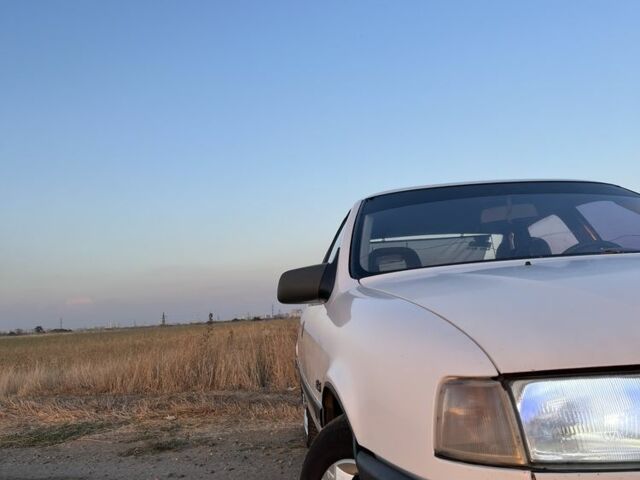 Белый Опель Вектра, объемом двигателя 1.8 л и пробегом 485 тыс. км за 1500 $, фото 4 на Automoto.ua