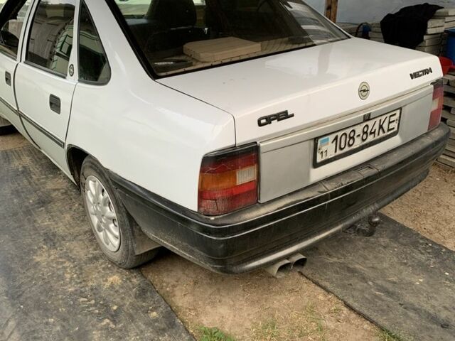 Белый Опель Вектра, объемом двигателя 1.6 л и пробегом 3 тыс. км за 1250 $, фото 4 на Automoto.ua