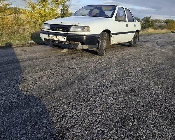Белый Опель Вектра, объемом двигателя 1.7 л и пробегом 300 тыс. км за 1500 $, фото 7 на Automoto.ua