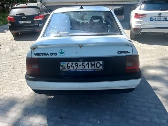 Белый Опель Вектра, объемом двигателя 0 л и пробегом 300 тыс. км за 700 $, фото 1 на Automoto.ua