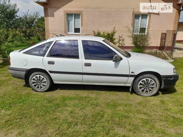 Опель Вектра 1989 в Стрые на Automoto.ua Белый Опель Вектра, объемом двигателя 1.6 л и пробегом 253 тыс. км за 1150 $, фото 1 на Automoto.ua