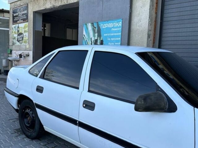 Белый Опель Вектра, объемом двигателя 1.8 л и пробегом 200 тыс. км за 1100 $, фото 5 на Automoto.ua