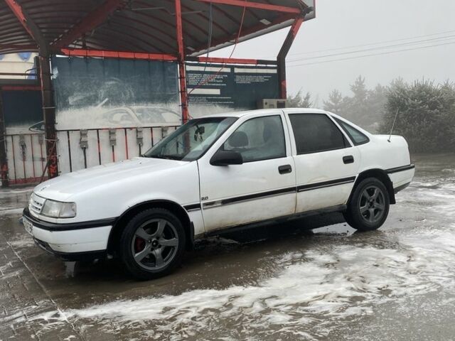 Білий Опель Вектра, об'ємом двигуна 2 л та пробігом 3 тис. км за 1300 $, фото 1 на Automoto.ua