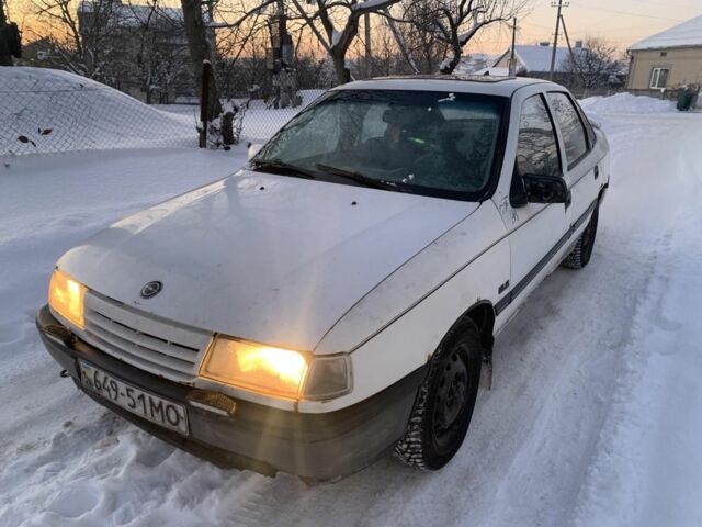 Белый Опель Вектра, объемом двигателя 1.7 л и пробегом 250 тыс. км за 520 $, фото 7 на Automoto.ua