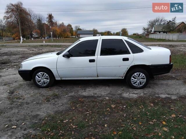 Белый Опель Вектра, объемом двигателя 2 л и пробегом 350 тыс. км за 720 $, фото 5 на Automoto.ua