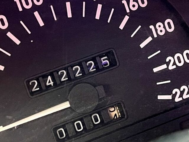 Белый Опель Вектра, объемом двигателя 2 л и пробегом 242 тыс. км за 2000 $, фото 7 на Automoto.ua