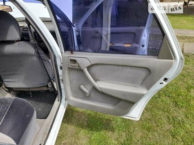 Опель Вектра 1989 в Стрые на Automoto.ua Белый Опель Вектра, объемом двигателя 1.6 л и пробегом 253 тыс. км за 1150 $, фото 5 на Automoto.ua