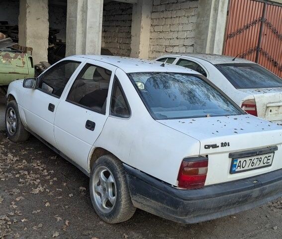 Білий Опель Вектра, об'ємом двигуна 2 л та пробігом 349 тис. км за 780 $, фото 3 на Automoto.ua