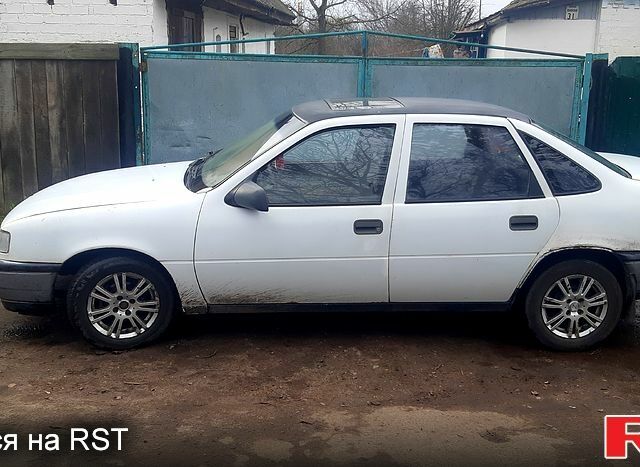 Білий Опель Вектра, об'ємом двигуна 1.6 л та пробігом 136 тис. км за 1100 $, фото 1 на Automoto.ua