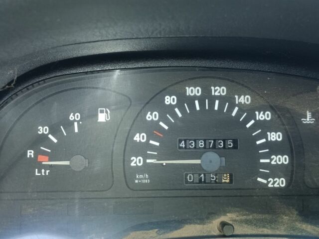 Белый Опель Вектра, объемом двигателя 1.6 л и пробегом 438 тыс. км за 1000 $, фото 2 на Automoto.ua