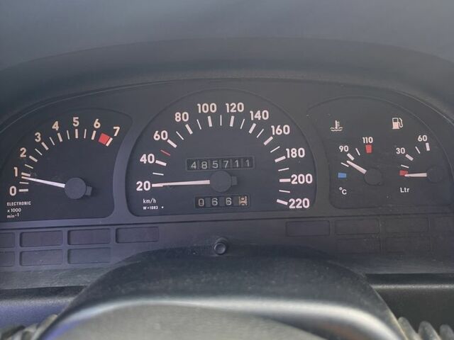 Белый Опель Вектра, объемом двигателя 1.8 л и пробегом 485 тыс. км за 1500 $, фото 13 на Automoto.ua