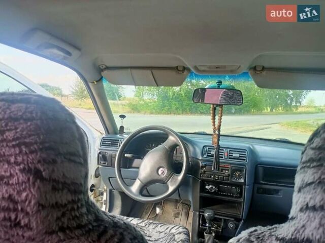 Опель Вектра 1989 в Умани на Automoto.ua Белый Опель Вектра, объемом двигателя 1.6 л и пробегом 300 тыс. км за 1700 $, фото 7 на Automoto.ua