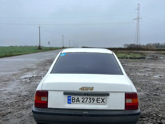 Белый Опель Вектра, объемом двигателя 2 л и пробегом 242 тыс. км за 2000 $, фото 3 на Automoto.ua