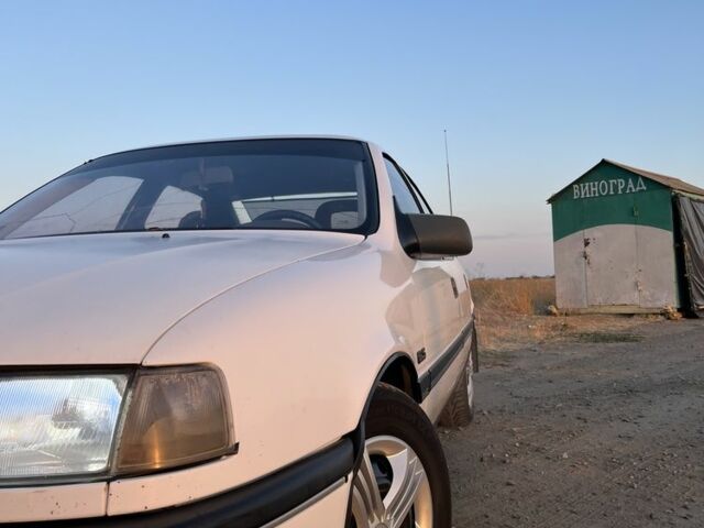 Белый Опель Вектра, объемом двигателя 1.8 л и пробегом 485 тыс. км за 1500 $, фото 3 на Automoto.ua