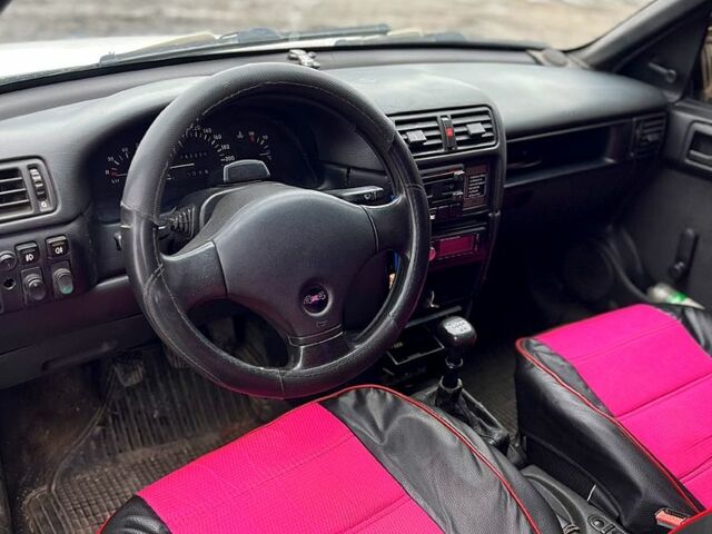 Белый Опель Вектра, объемом двигателя 2 л и пробегом 242 тыс. км за 2000 $, фото 6 на Automoto.ua